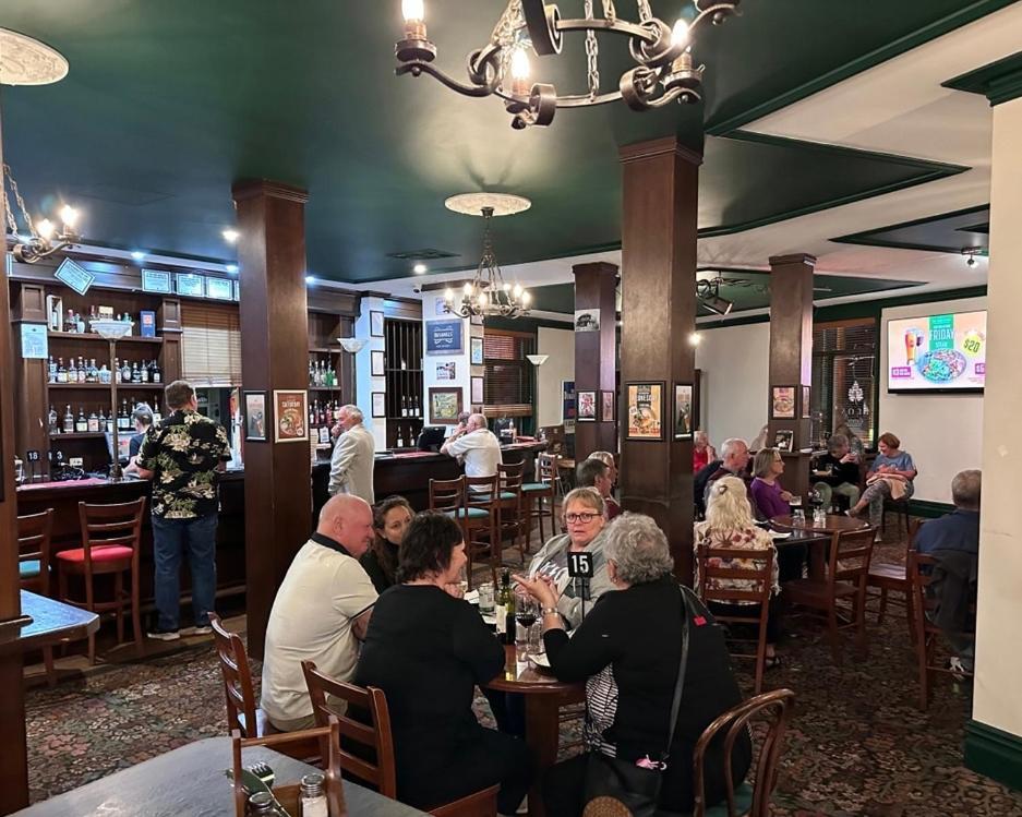 The Beaconsfield Hotel Fremantle Extérieur photo